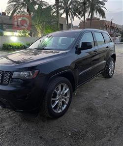 جیپ گراند شیرۆکی